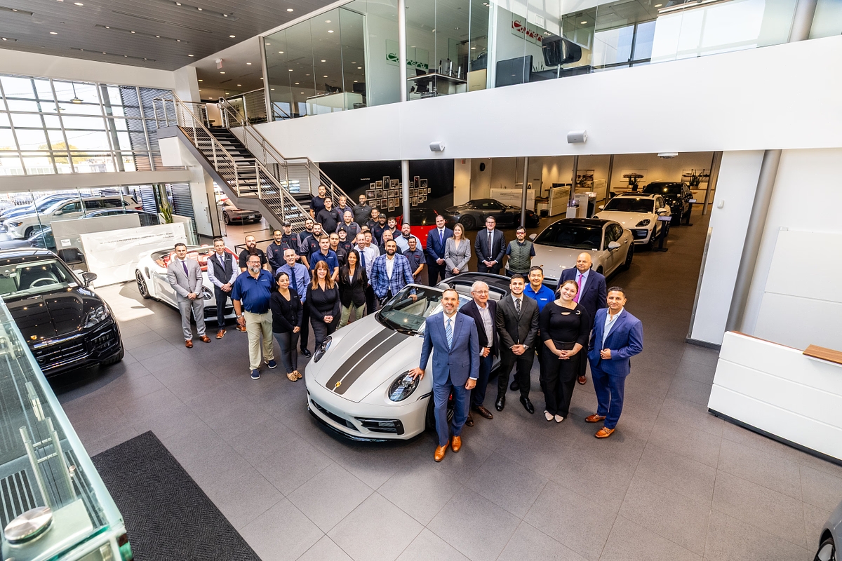 Porsche Lincolnwood Wins 2026 Porsche Premier Center Award