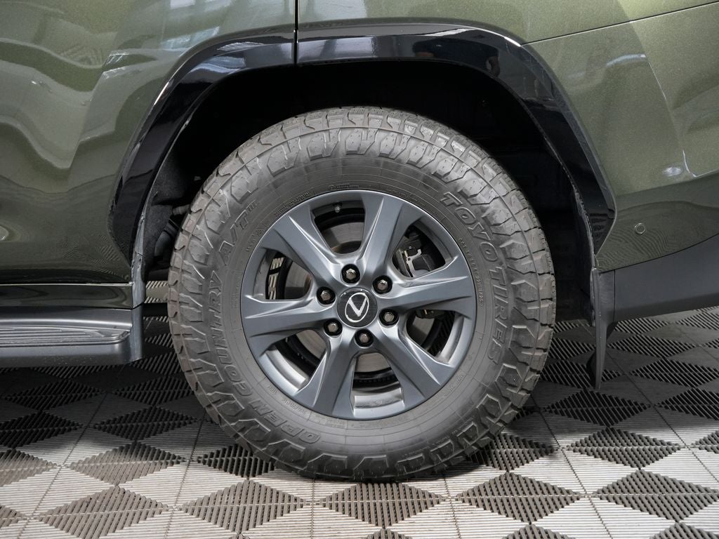 2025 Lexus LX 700h Overtrail