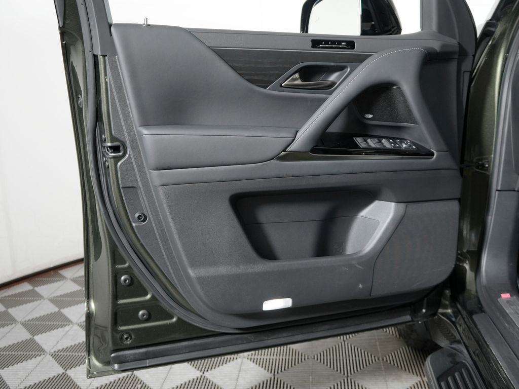 2025 Lexus LX 700h Overtrail