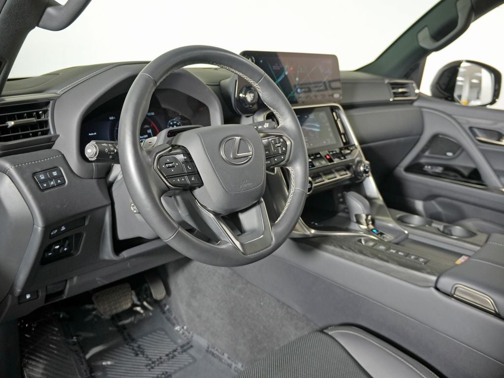 2025 Lexus LX 700h Overtrail