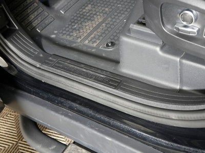 2025 Land Rover Defender 130 X-Dynamic SE