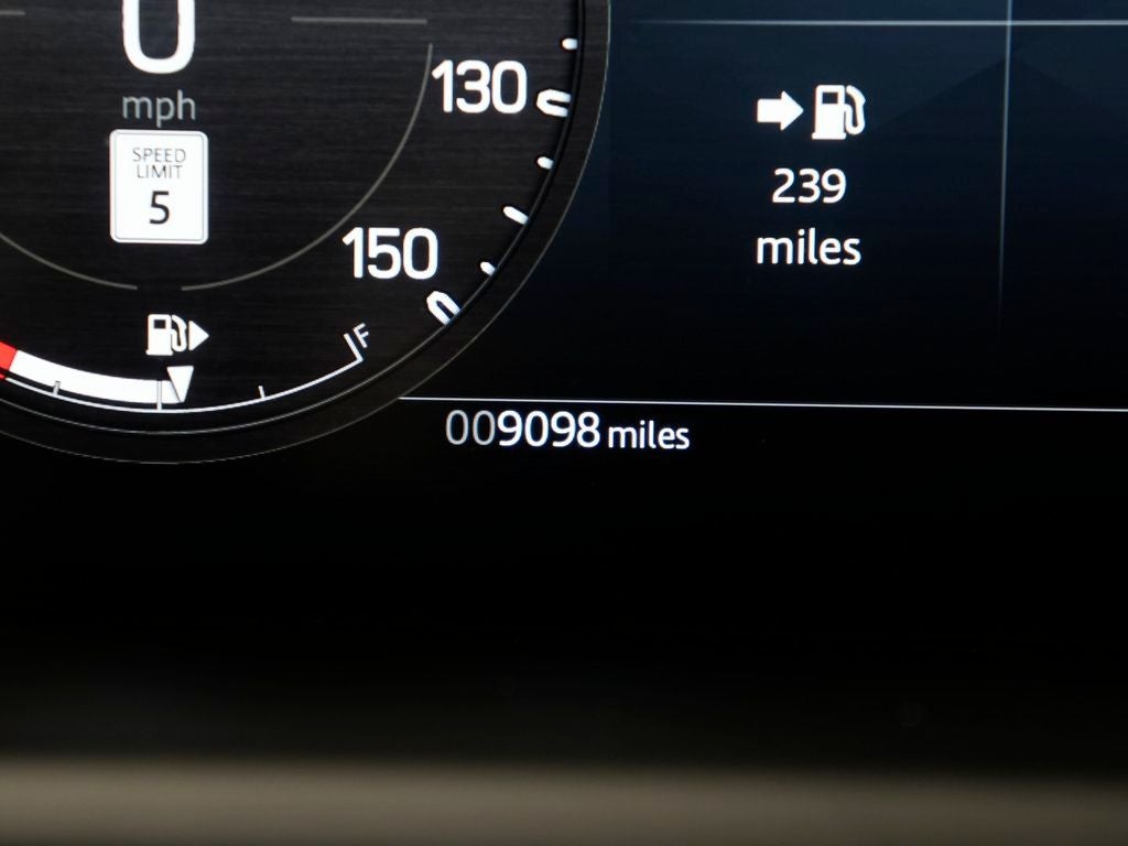 2025 Land Rover Defender 130 X-Dynamic SE