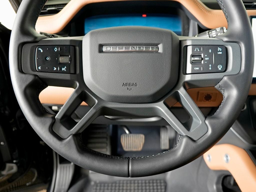 2025 Land Rover Defender 130 X-Dynamic SE