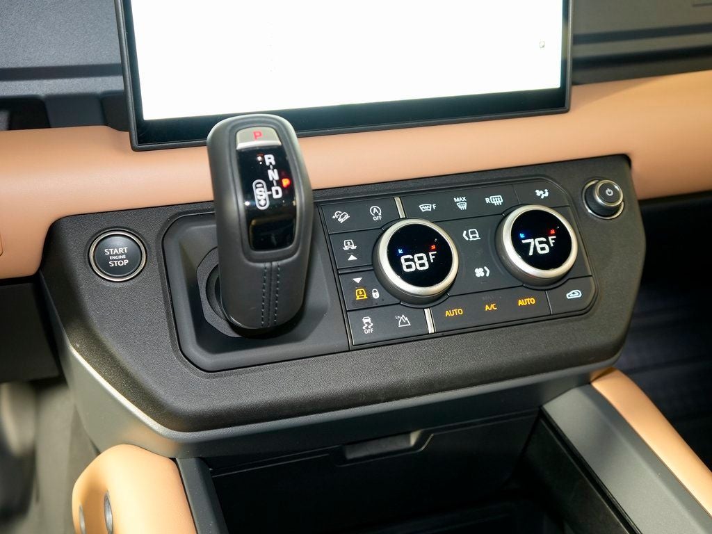 2025 Land Rover Defender 130 X-Dynamic SE