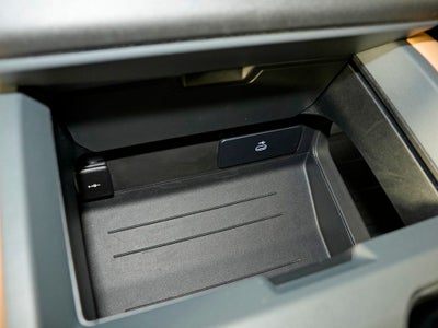 2025 Land Rover Defender 130 X-Dynamic SE