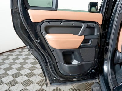 2025 Land Rover Defender 130 X-Dynamic SE