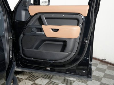 2025 Land Rover Defender 130 X-Dynamic SE