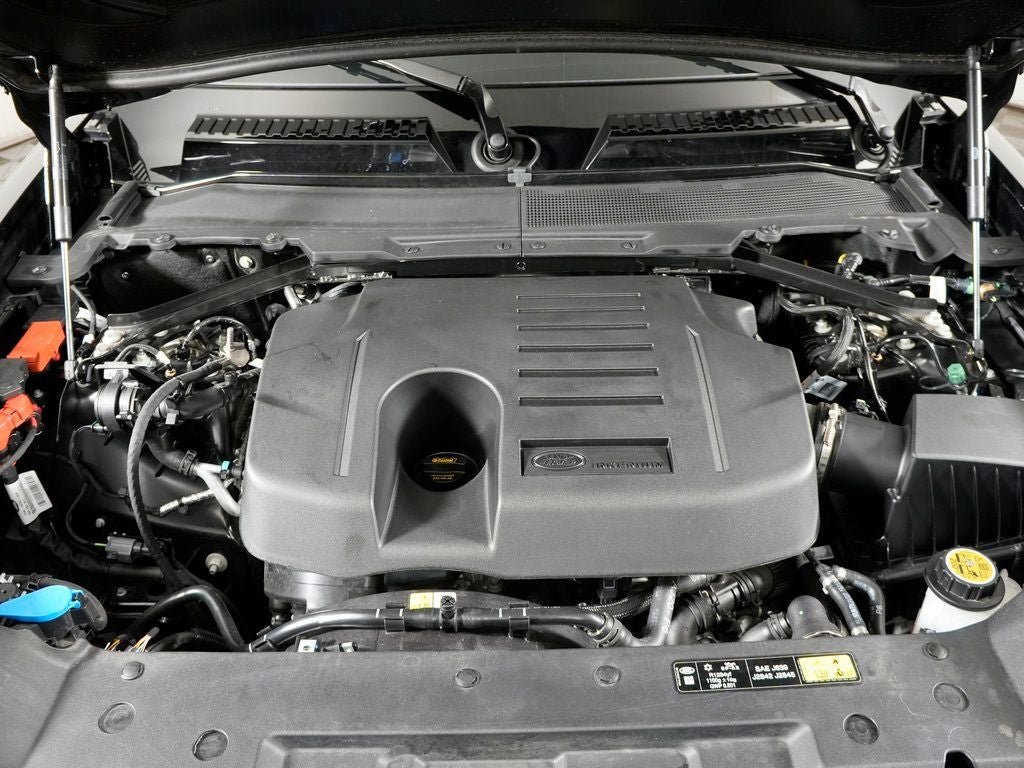 2025 Land Rover Defender 130 X-Dynamic SE