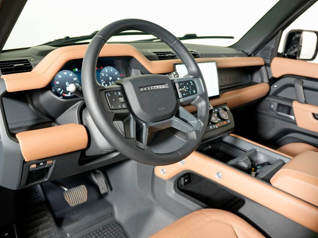 2025 Land Rover Defender 130 X-Dynamic SE
