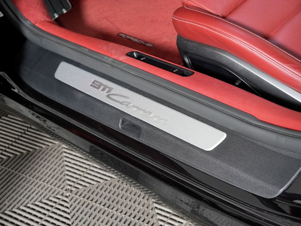 2020 Porsche 911 Carrera