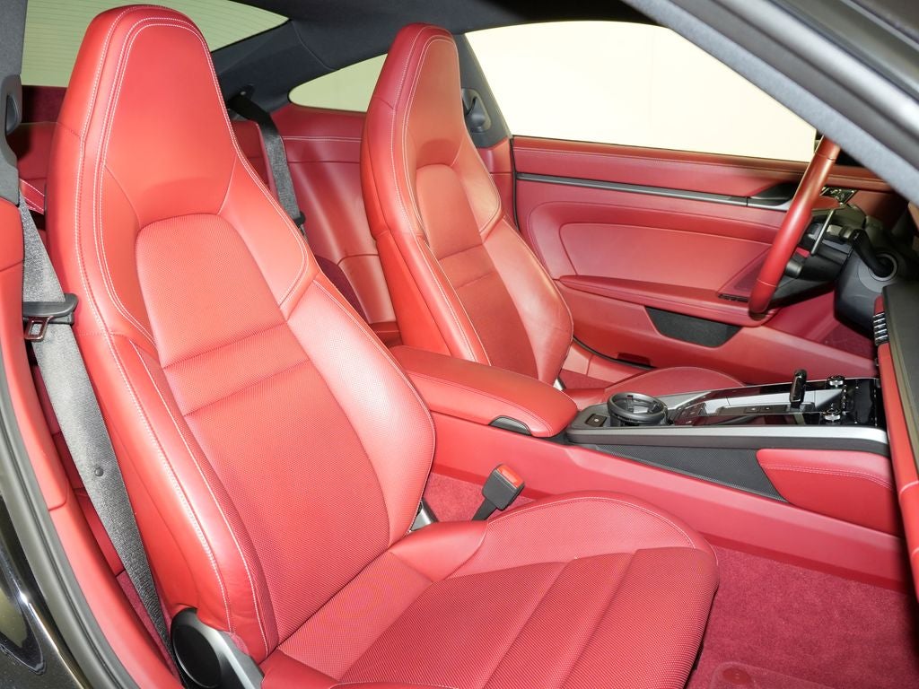 2020 Porsche 911 Carrera