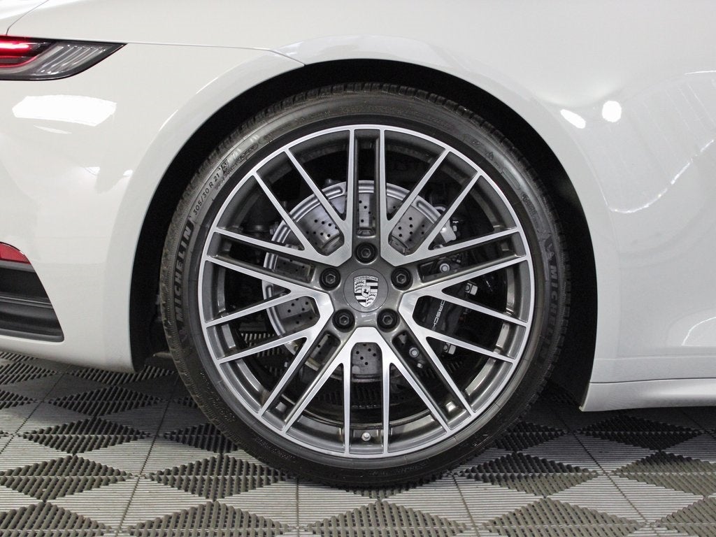 2024 Porsche 911 Carrera 4