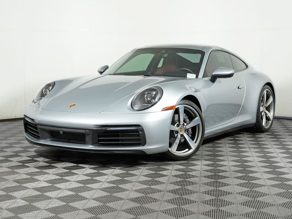 2022 Porsche 911 Carrera 4
