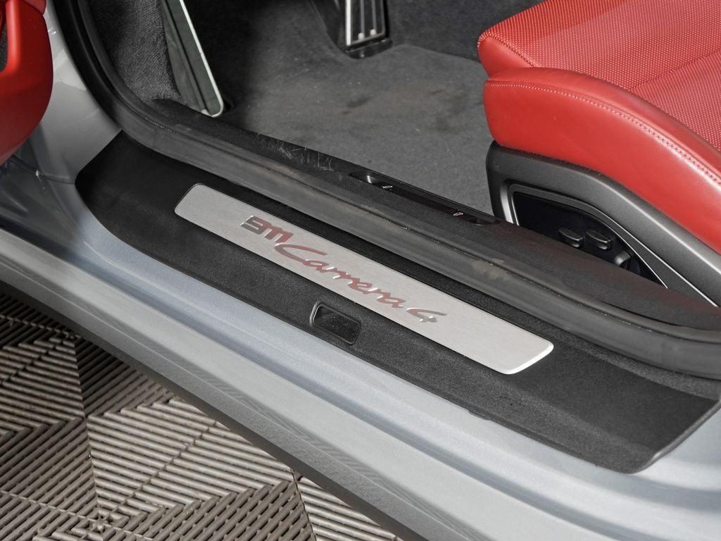 2022 Porsche 911 Carrera 4