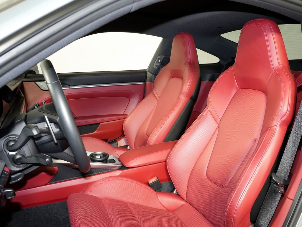2022 Porsche 911 Carrera 4