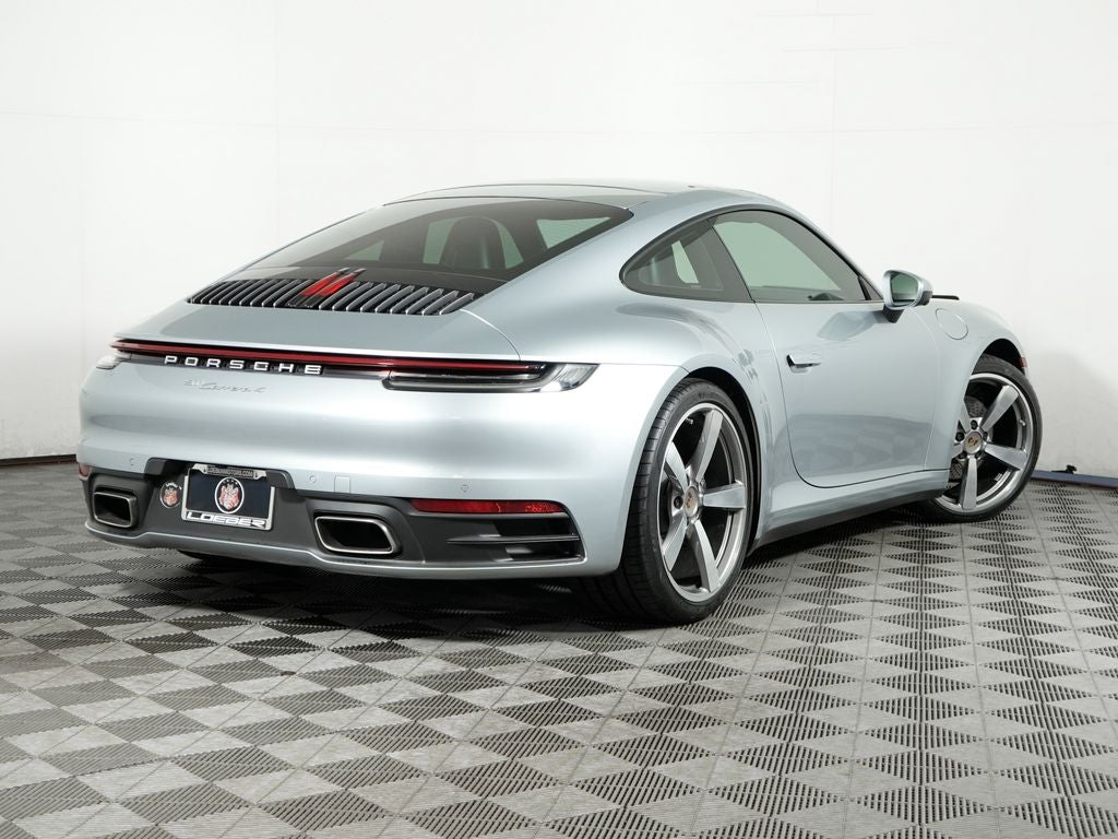 2022 Porsche 911 Carrera 4