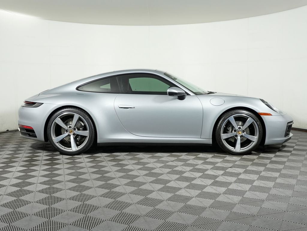 2022 Porsche 911 Carrera 4