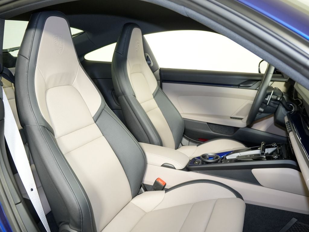2025 Porsche 911 Carrera