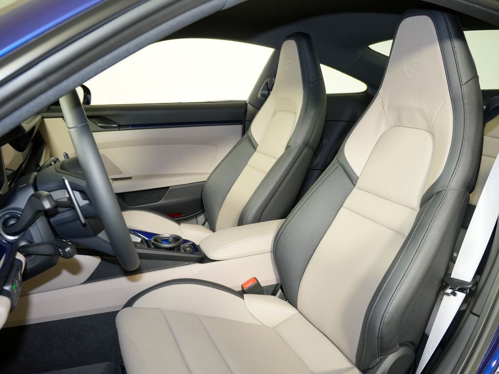 2025 Porsche 911 Carrera