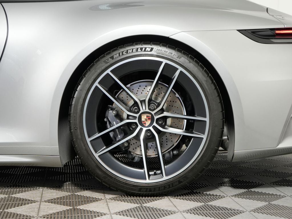 2025 Porsche 911 Carrera T
