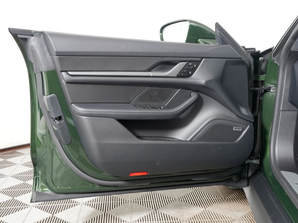 2026 Porsche Taycan 4