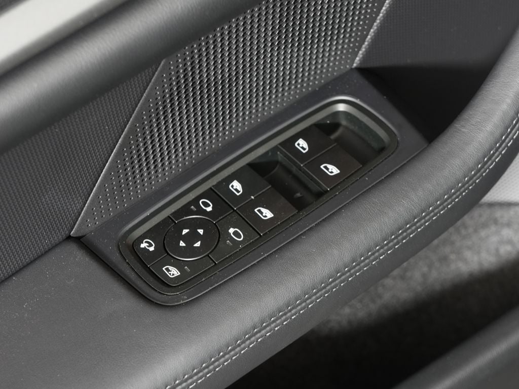 2026 Porsche Taycan 4