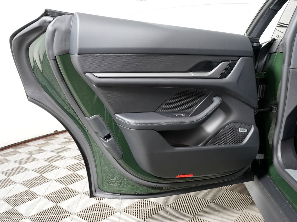 2026 Porsche Taycan 4