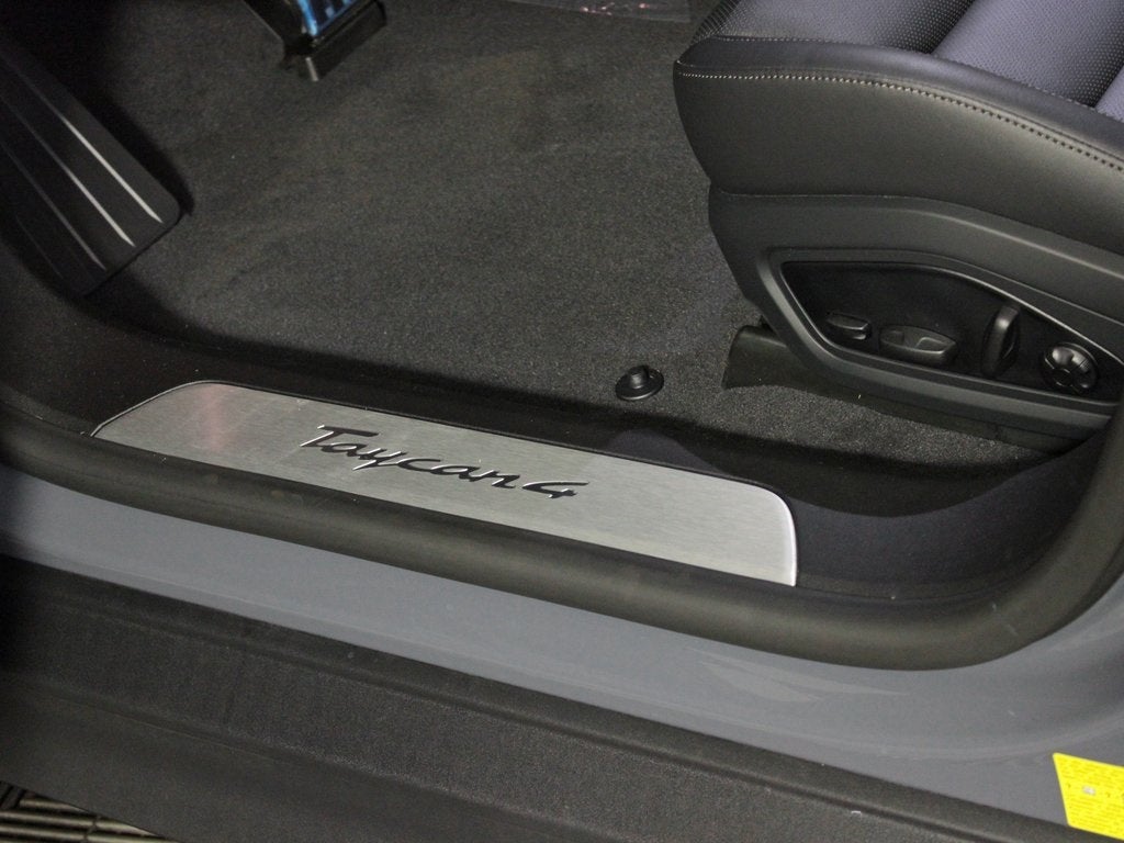 2025 Porsche Taycan 4