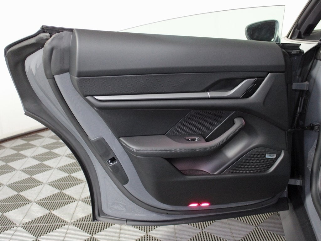 2025 Porsche Taycan 4