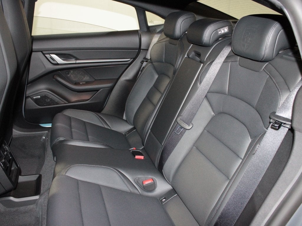 2025 Porsche Taycan 4