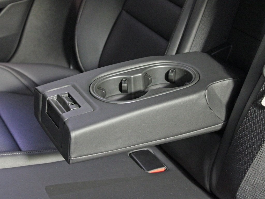 2025 Porsche Taycan 4