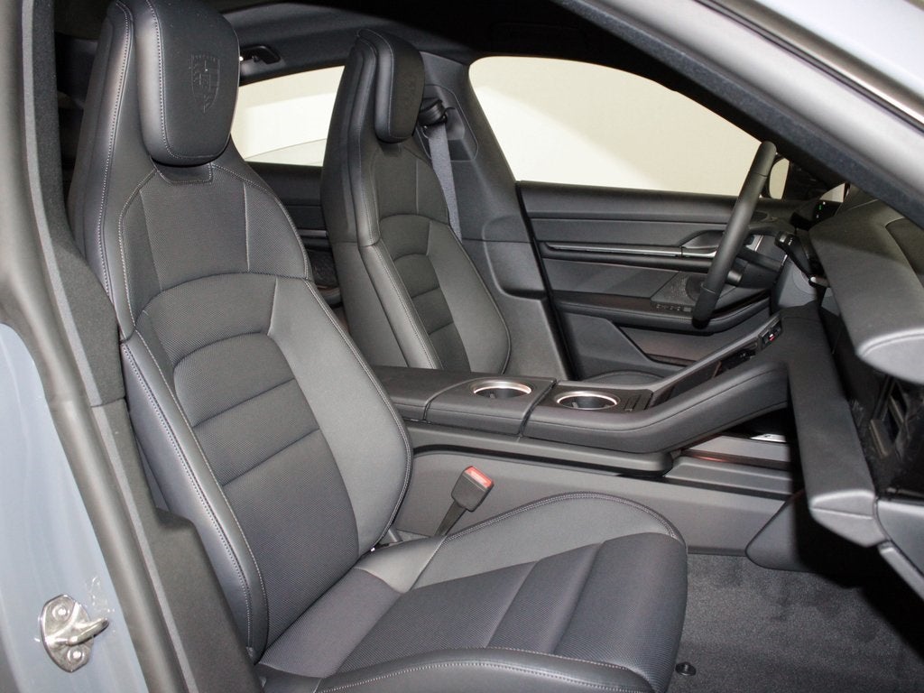 2025 Porsche Taycan 4