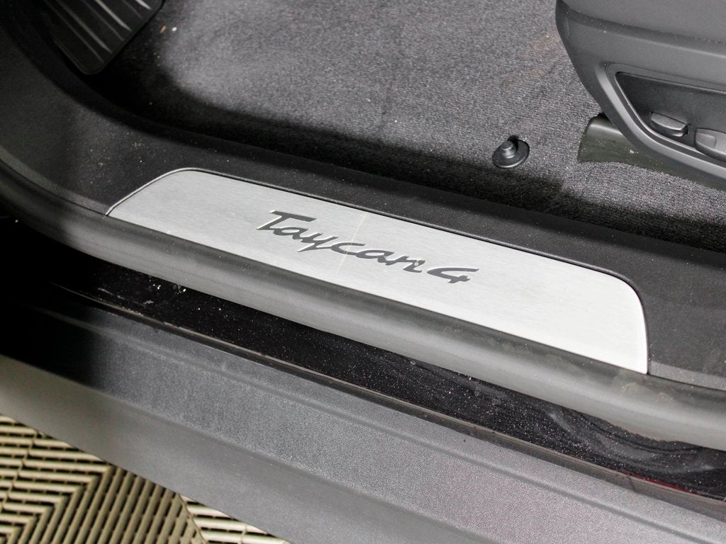 2026 Porsche Taycan 4