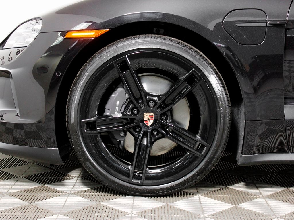 2026 Porsche Taycan 4