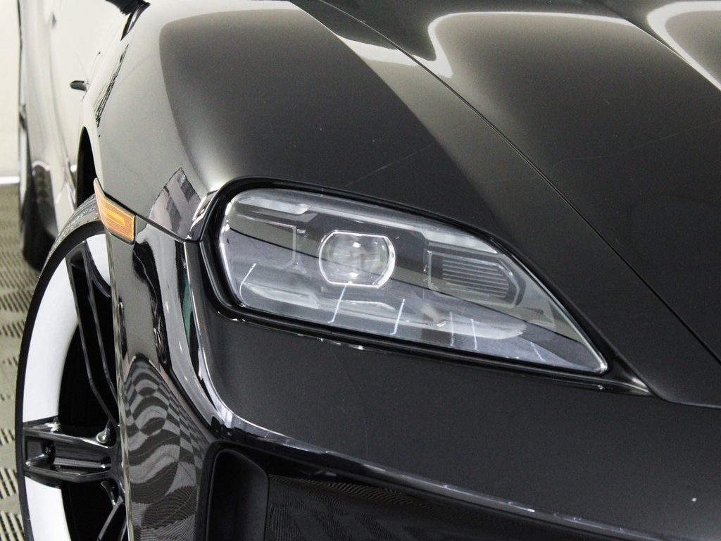 2025 Porsche Taycan 4