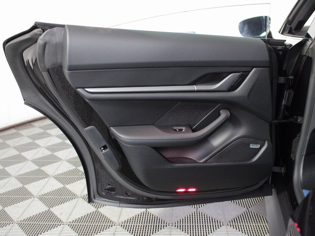 2025 Porsche Taycan 4