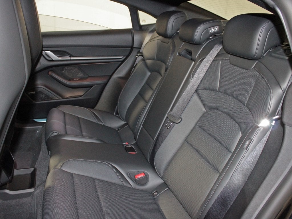 2025 Porsche Taycan 4