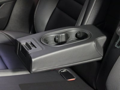 2025 Porsche Taycan 4