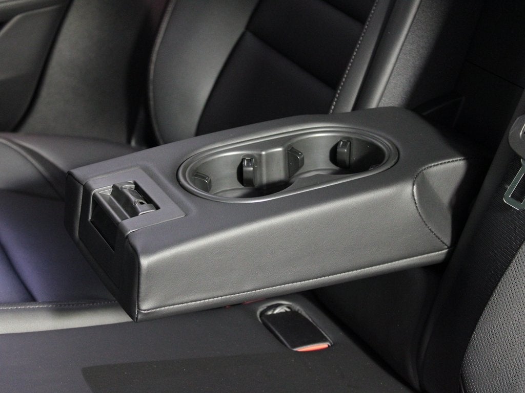 2025 Porsche Taycan 4