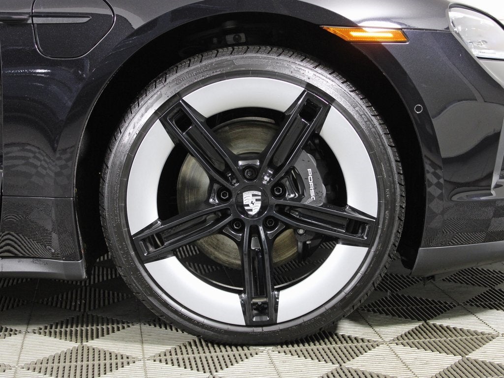 2025 Porsche Taycan 4