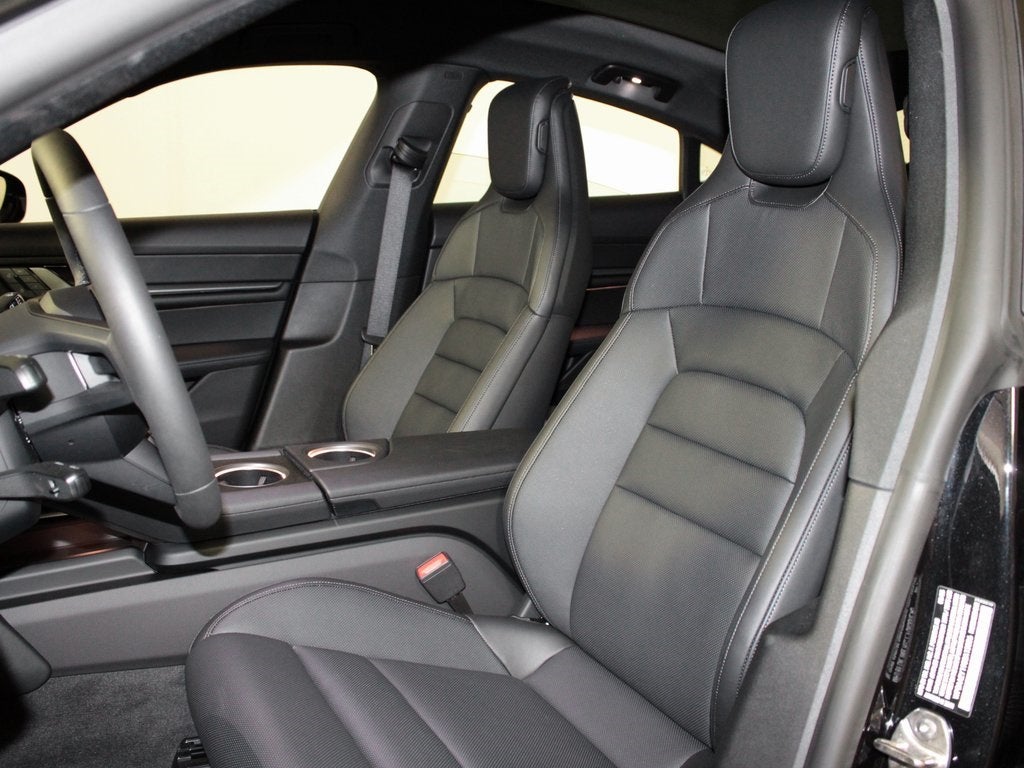 2025 Porsche Taycan 4