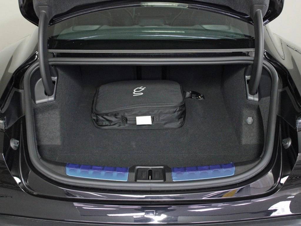 2025 Porsche Taycan 4