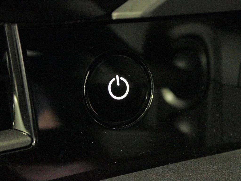 2025 Porsche Taycan 4