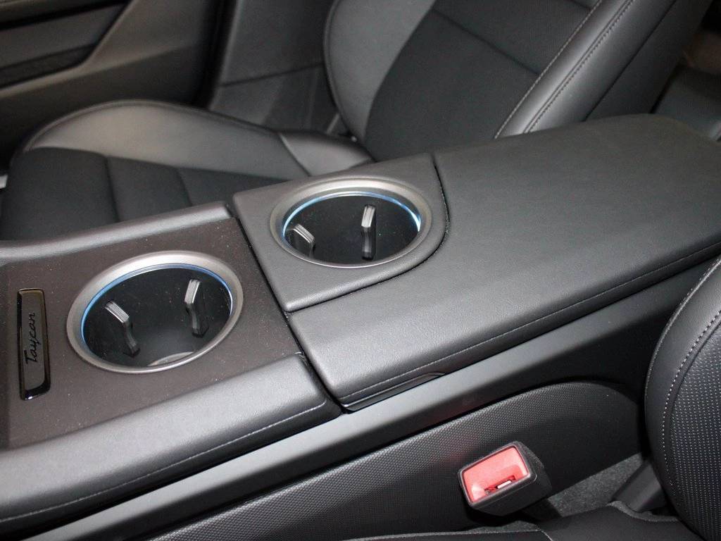 2025 Porsche Taycan 4