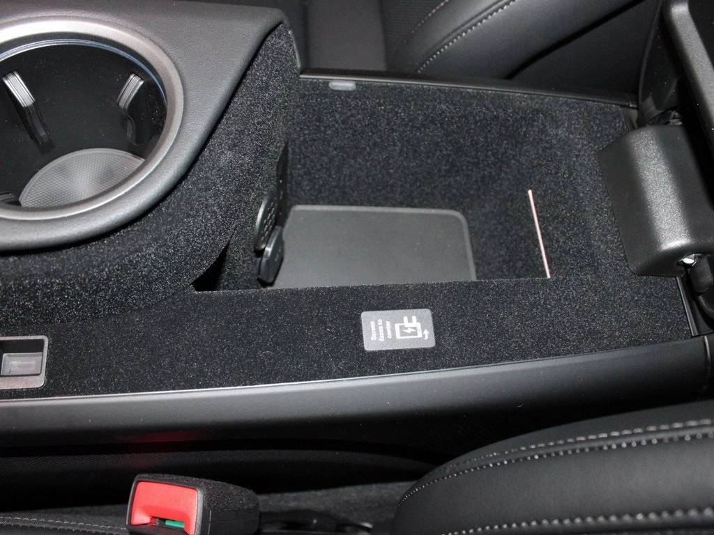 2025 Porsche Taycan 4