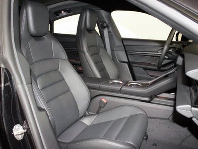 2025 Porsche Taycan 4