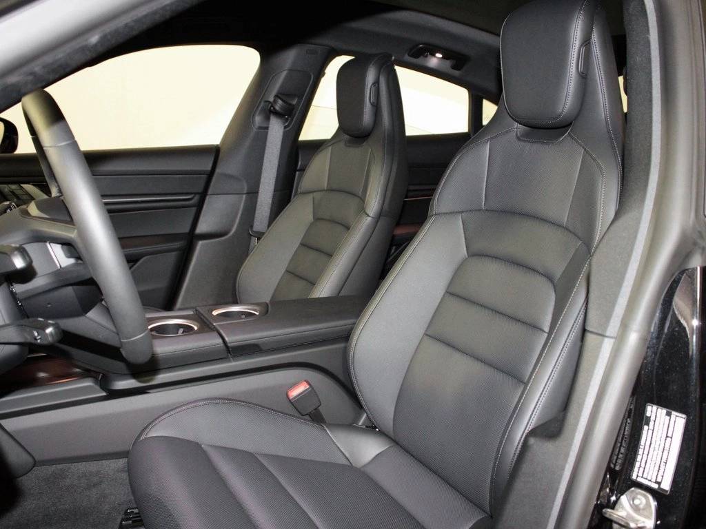 2025 Porsche Taycan 4