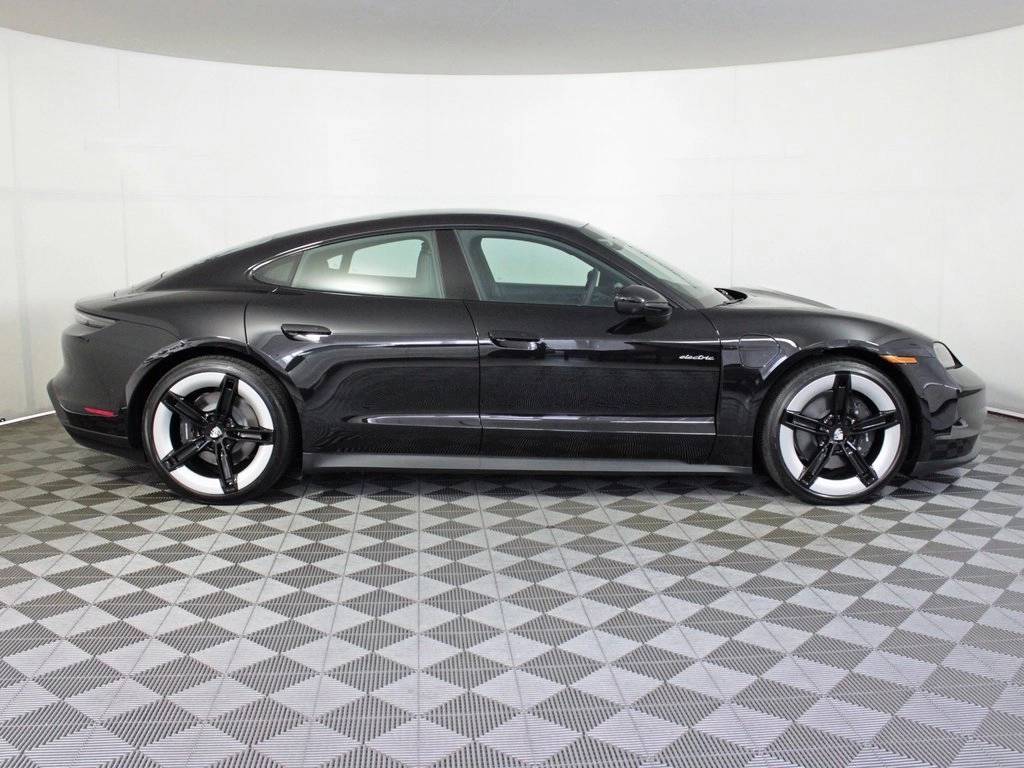 2025 Porsche Taycan 4