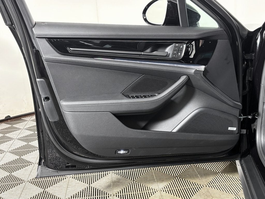 2026 Porsche Panamera 4