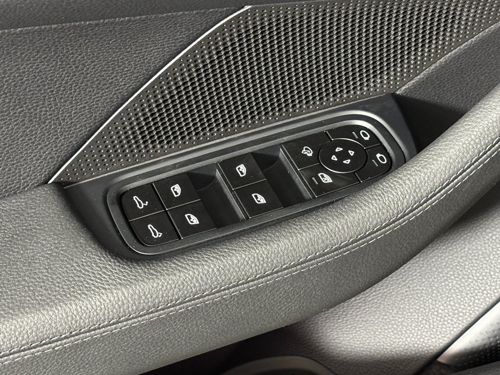 2026 Porsche Panamera 4